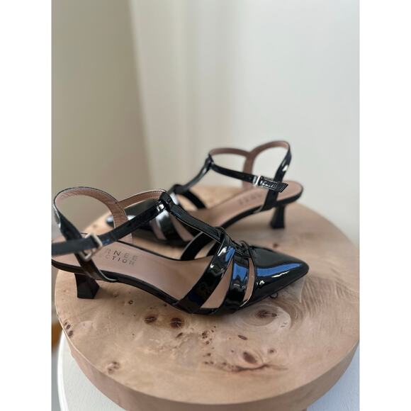 Journee Collection Jazlynn Black Patent Kitten Heel Pumps Size 7 - Picture 4 of 6